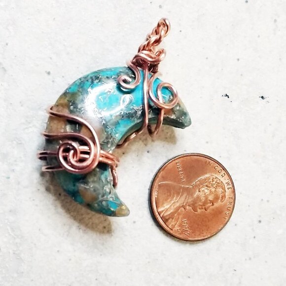 Desert Moon Alchemy: Wire-Wrapped Crescent Pendant in Turquoise, Agate & Quartz - Picture 4 of 9